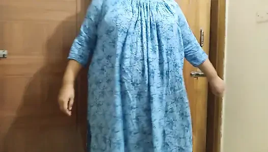 Ateşli üvey oğul 55 yaşındaki Mısırlı üvey annesini sikiyor - Müslüman seks