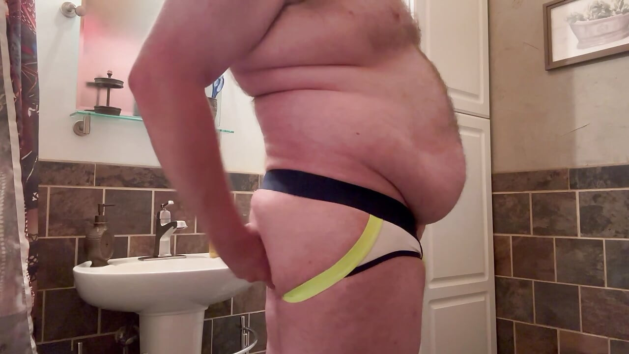 Jockstrap chub fucks himself with dildo!