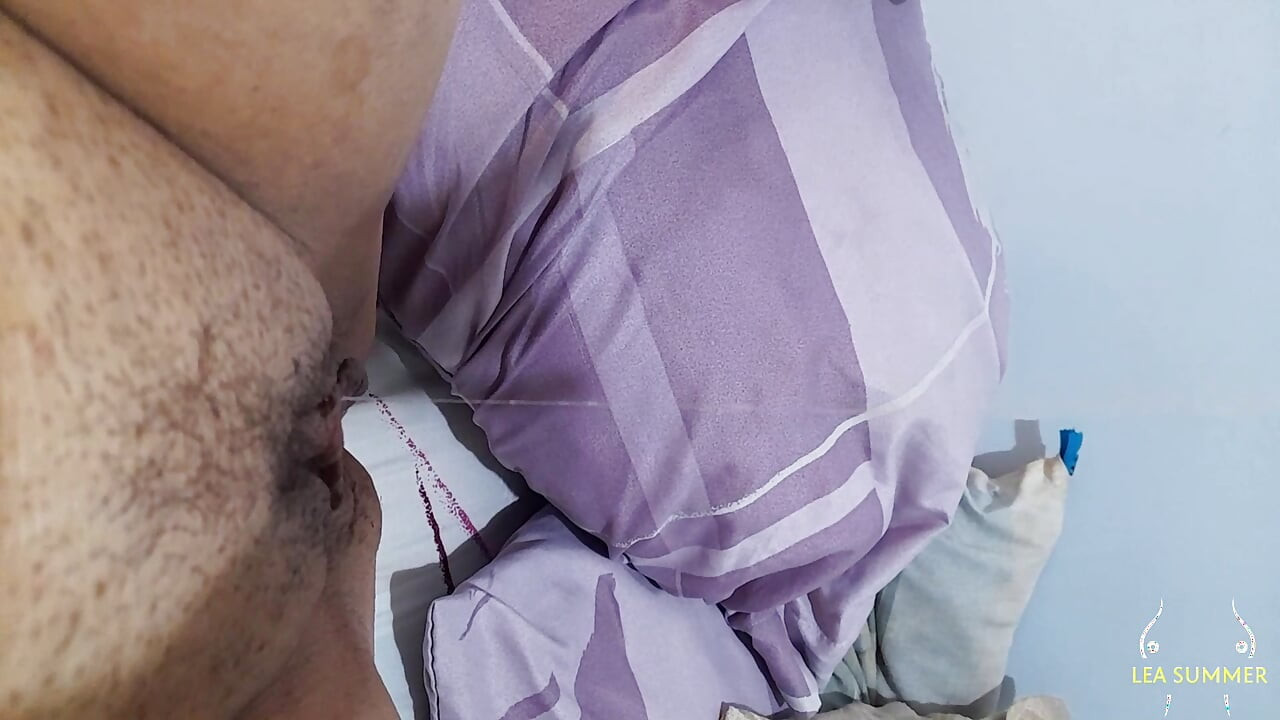 I show my feet, my hairy pussy, and my huge ass to my friend's son, and he jerks off his young cock.