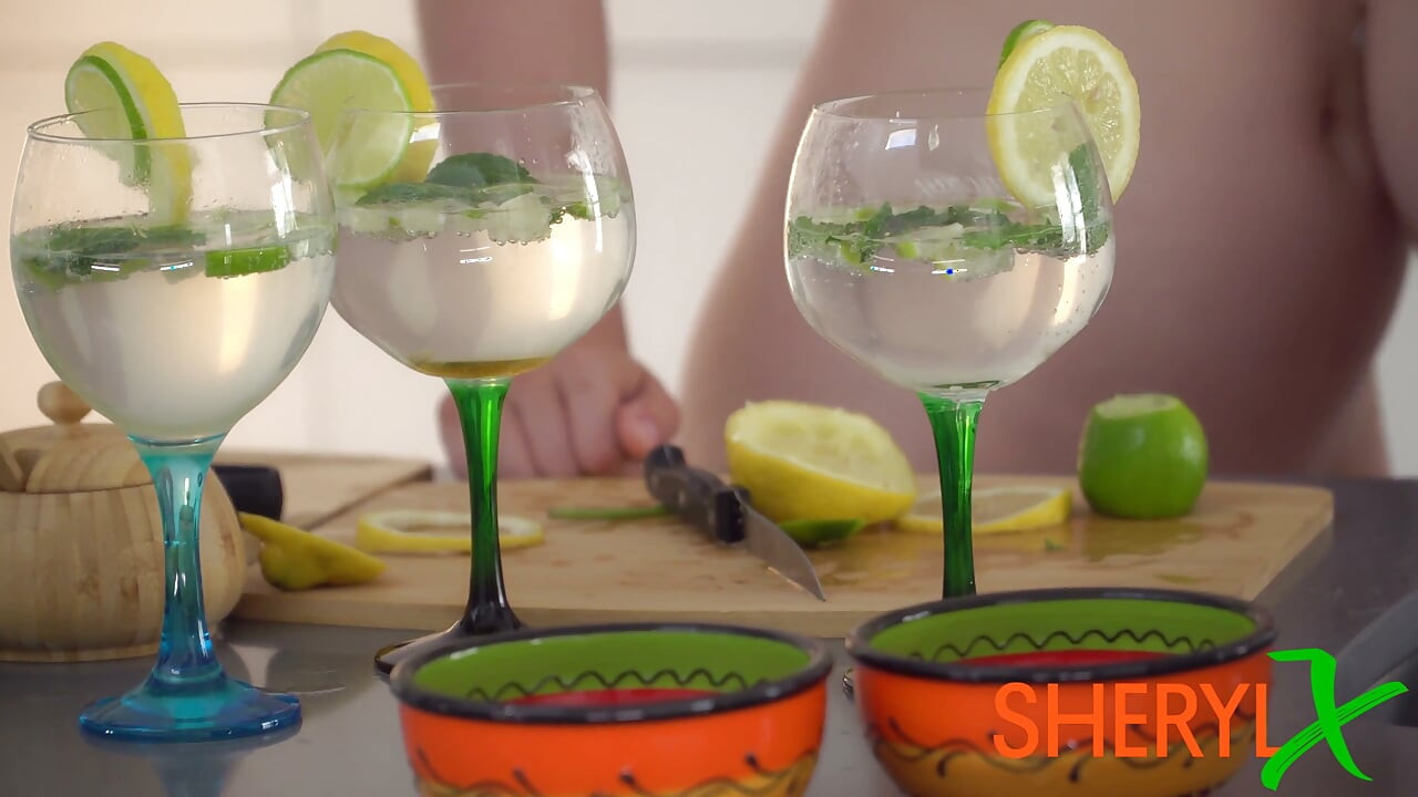 Nevlastní sestry připravovaly Mojito na párty u bazénu