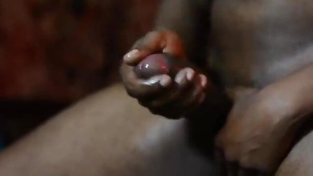 Индийские пареньки дези мастурбируют