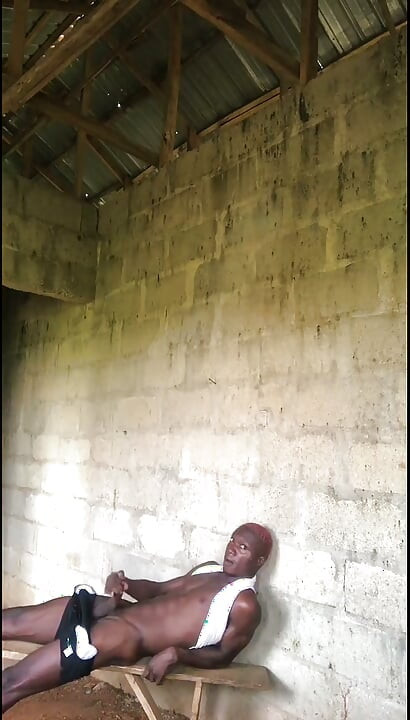 I have To Masturbate In Uncomplicated Building And Cum Big
