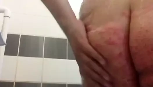 Kırbaçladıktan sonra duş