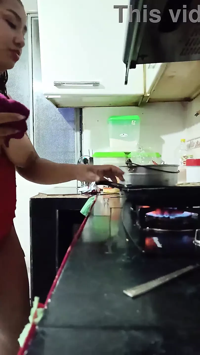 They fuck me hard, the men like it because they are a brunette with a big butt and a good whore.