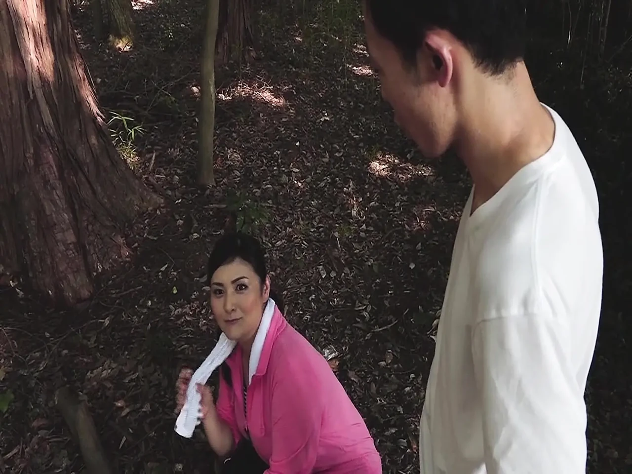 A123G10 Picking up a mature woman found in a dense forest! Even a rural lady who seems serious at first glance loves sex, being stripped naked and climaxing repeatedly with another man's.