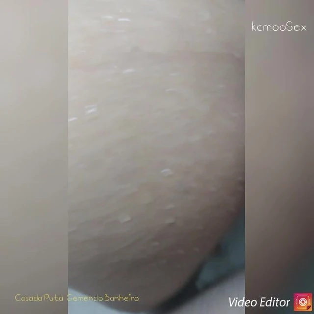 Casada Puta Gemendo Banheiro