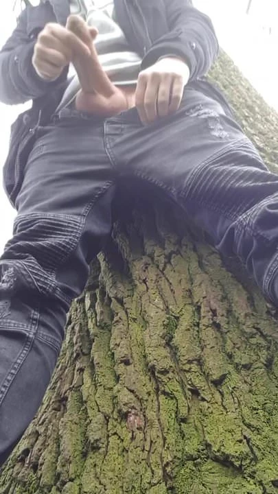 Me cuming outdoor