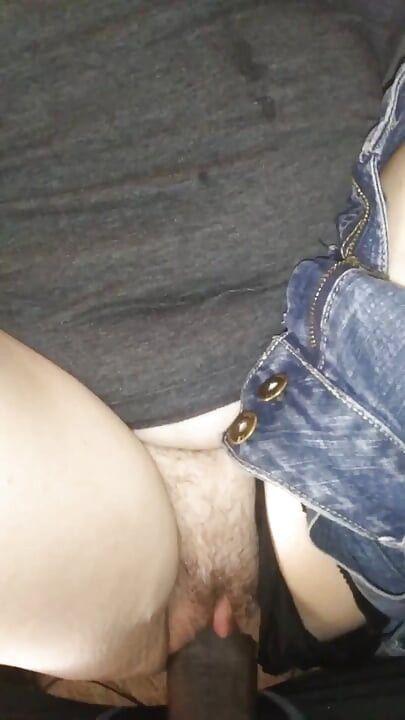 Pelacur gemuk dengan toket besar dientot habis-habisan sama kontol besar pria kulit hitam