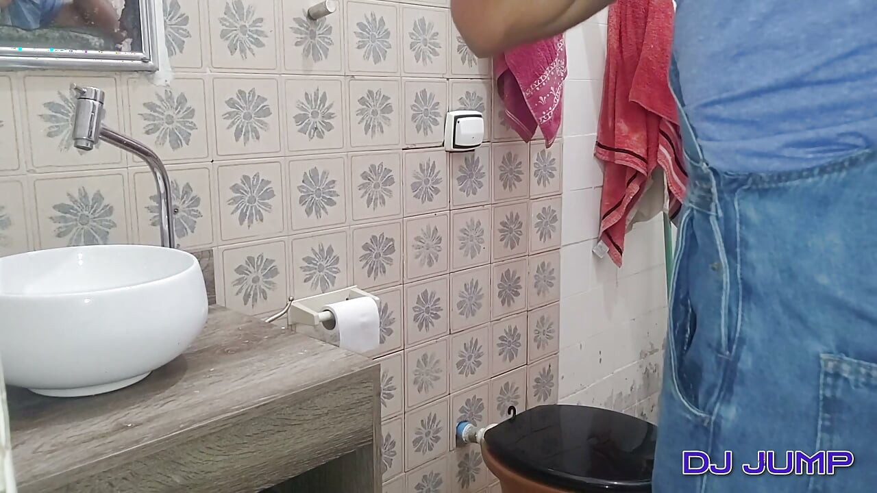 Tirando vazamento com a gostosa da Suzie slut