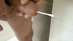 Sperma op een stokje - de perverse pikverwijding met mega cumshot