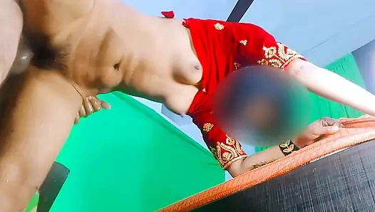 Ayakta sikiş. Komal amının tadını çıkarmadığını, şapkanın amına ulaşmadığını ve erkek kardeşten istediğini söylemeye başladı