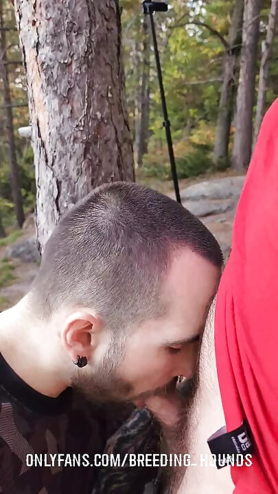 Horny straight bro blowing and kissing while on a mountain hike.