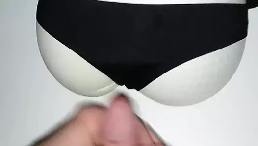 Cumshot üzerinde küçük göt oyuncak içinde sırım