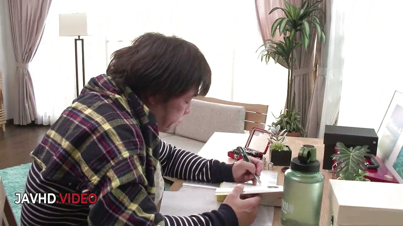 Reika Kashiwakura pravi prljav japan pušenje u vrućem XXX klipu