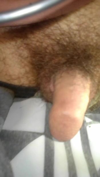 Jeune porno colombien avec un très gros pénis