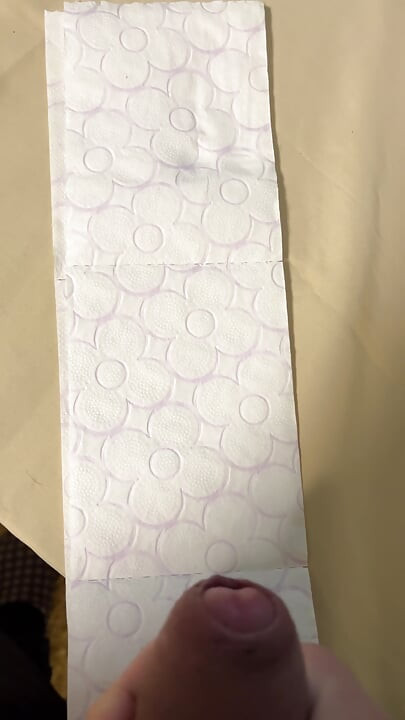 Earl Smile Big Cumshot Heavy Load On Toilet Paper