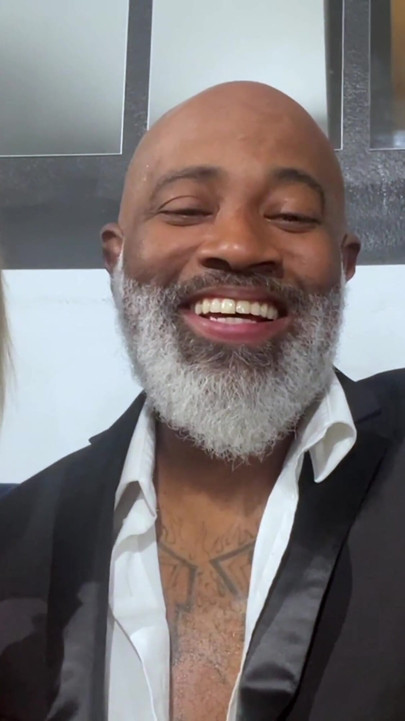 عشاء لشخصين وأنا لا أعرفك حتى