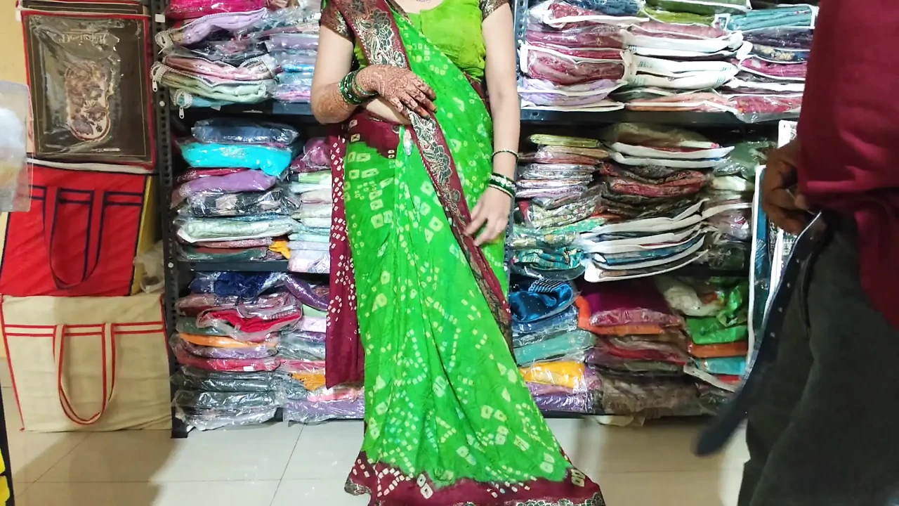 Bhabhi ko new saree ke badle mai choda