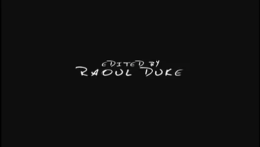 Büyük memeli sarışın uzman gibi yarak emiyor ve amını sert siktiriyor