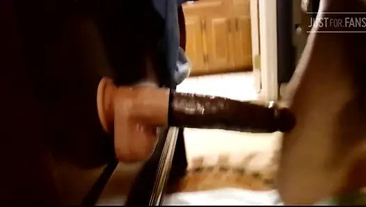Dildo ıslak deliğimi sikiyor