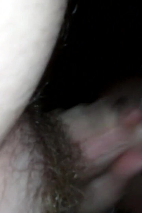 ג'ן נותנת לג'ון לגמור כולו לתוך הפה שלה