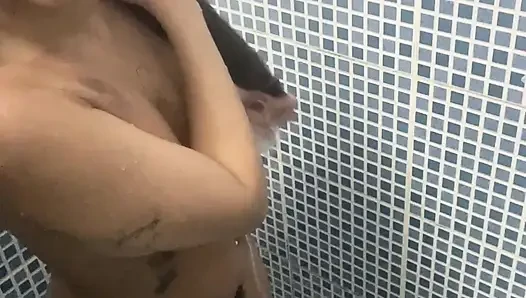 Kıllı tanrıçayla duş al