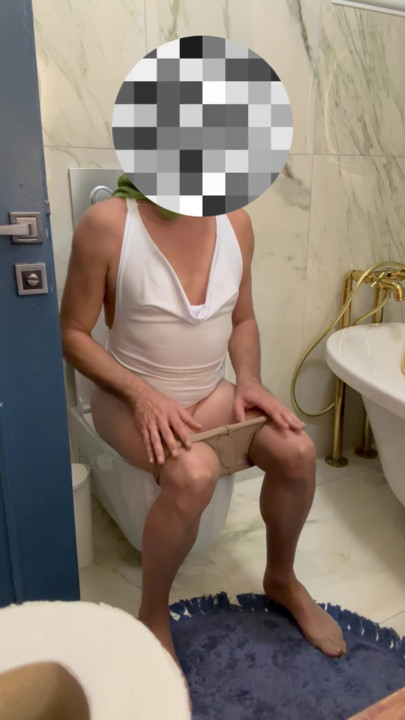 I accidentally saw my young stepson's cock. | Clip 1