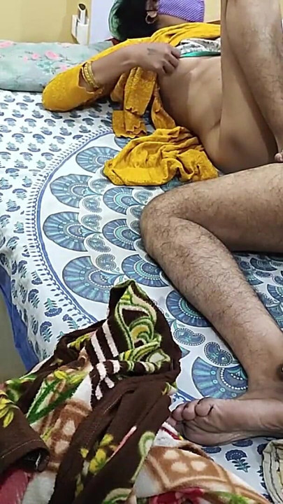 פאנג'אבית דסית סאסו מאא מזדיינת איתה דמאד השובב, סאסו מאא מוזמנת לזיון קשה | קליפ 1