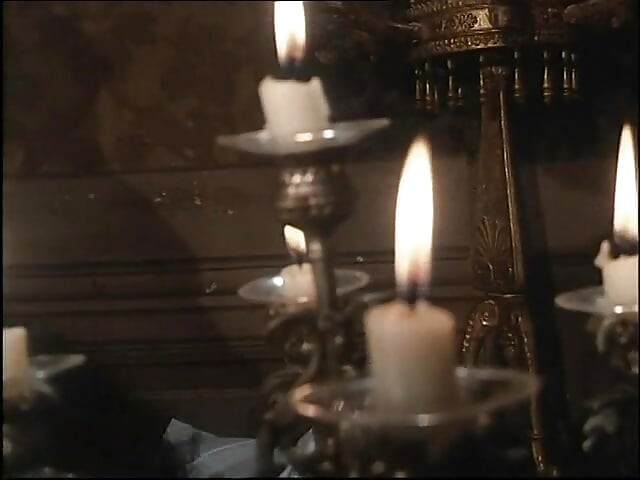 Une MILF affamée reçoit ce qu'elle méritait