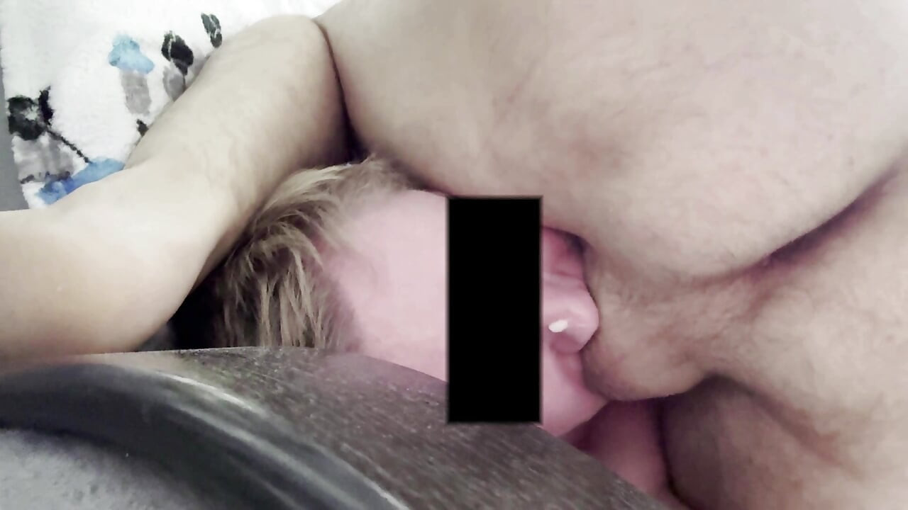 A Jealous Wife Posted a Homemade Video of Her Husband Fucking a Student Online. Eating Cum.