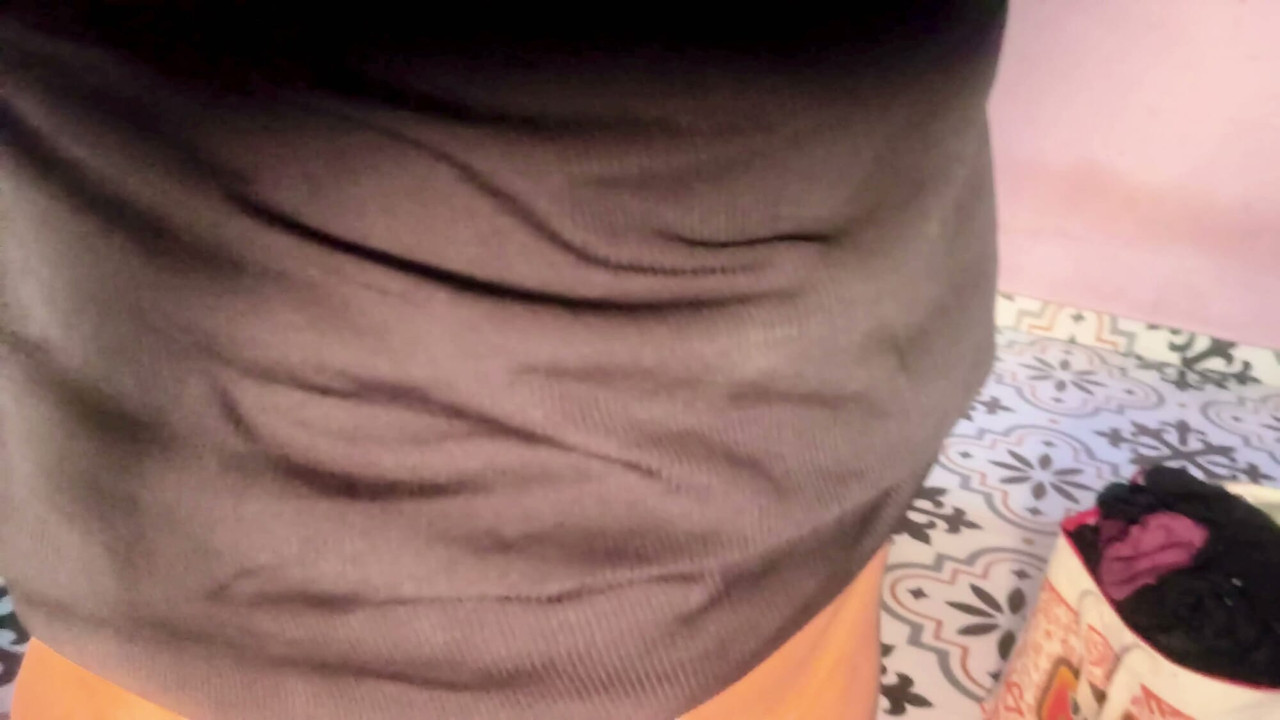 Big boob hot boy me apni mammi ke kapde pahen ke us ka maja lena chahata hu un ka bra 40 size big boob and sexy body full body slim girl dra
