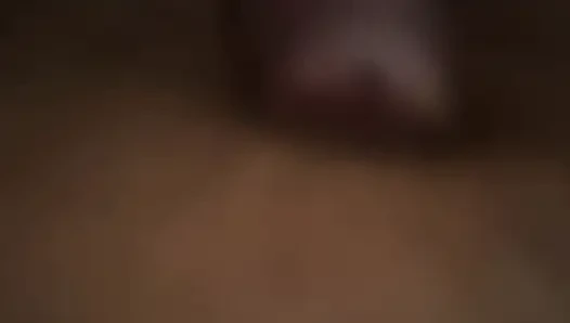 Schob einen dildo in meine fette enge muschi