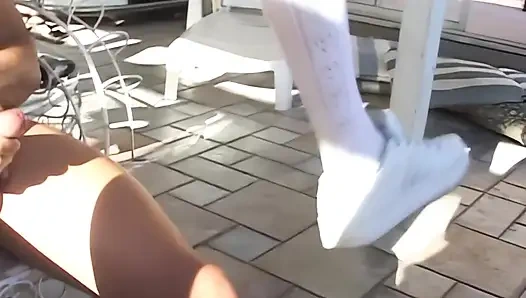 Angel Long will von vier Schwänzen hart gefickt werden.