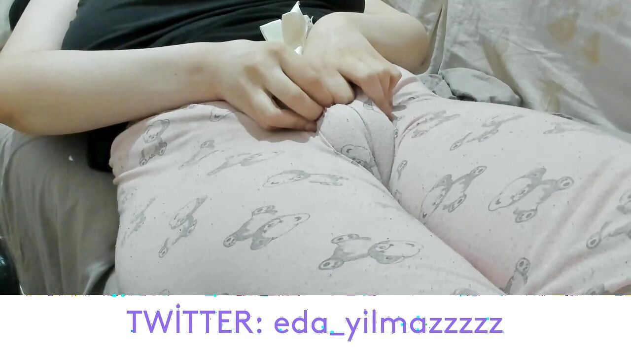 CAMEL TOE- PUFFED PUSSY- SWOLLEN PUSSY- BIG PUSSY- TURKISH MILF- TURKISH PORN- PAJAMAS