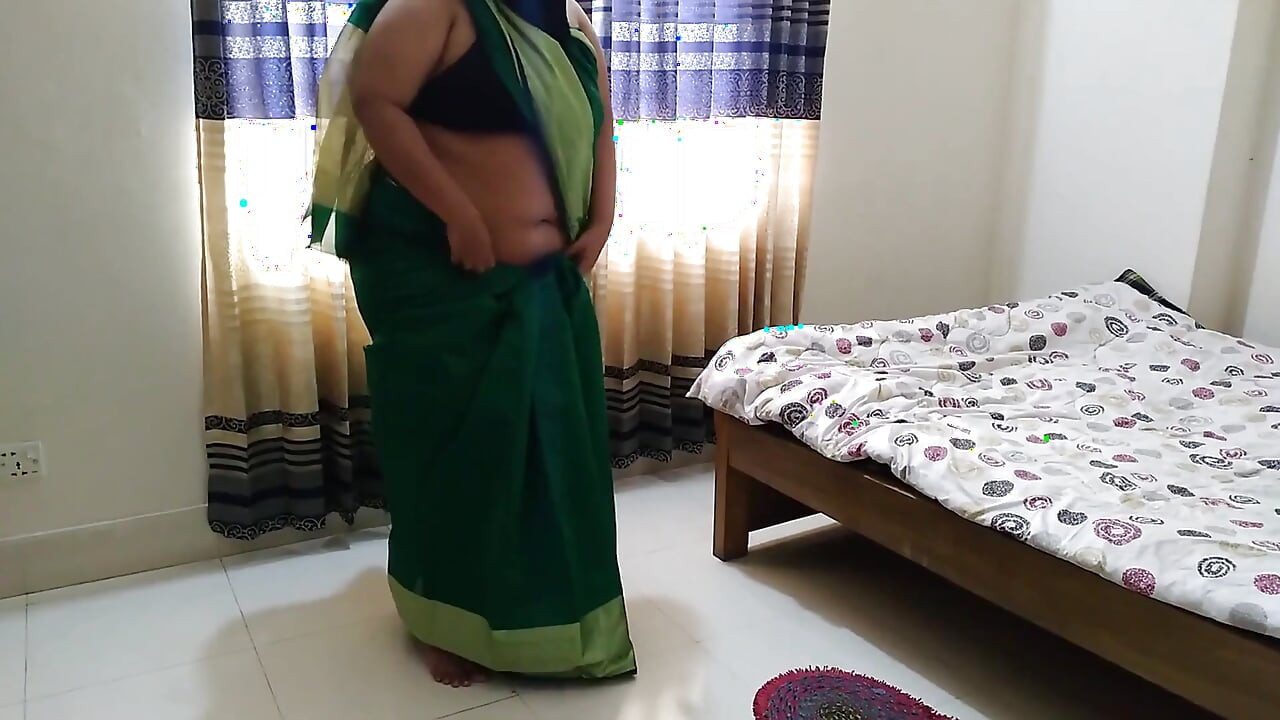 BBW Stepmom Fucks Stepson on Bed When Husband Not at Home