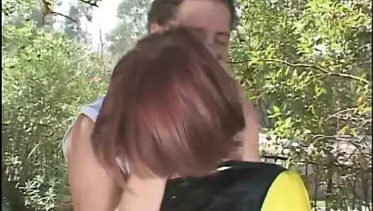 Tangan ganda di pantat dengan ngentot anal