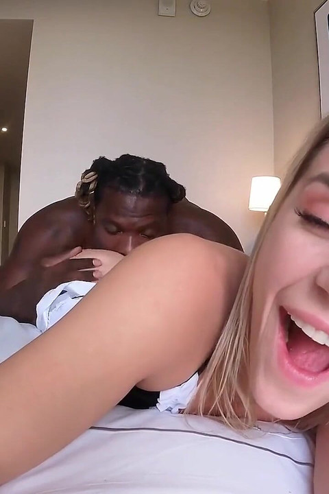 보풀 베개 | 에블린 페인 룸 서비스