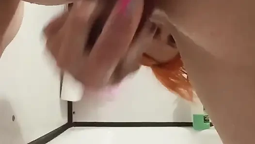 Duşta Anal İçin Dildo