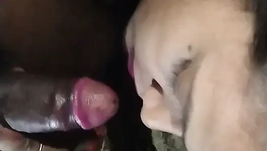 Hintli kadın evde 🚭 sert video