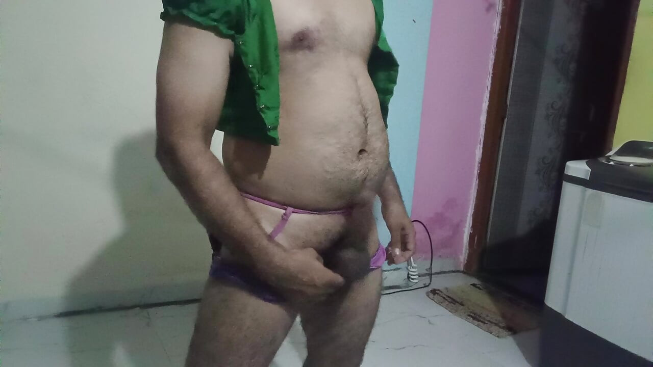 Maine apni wife ke kapde pahan kar dance Kiya