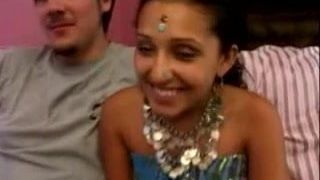 Chupando pau, menina indiana