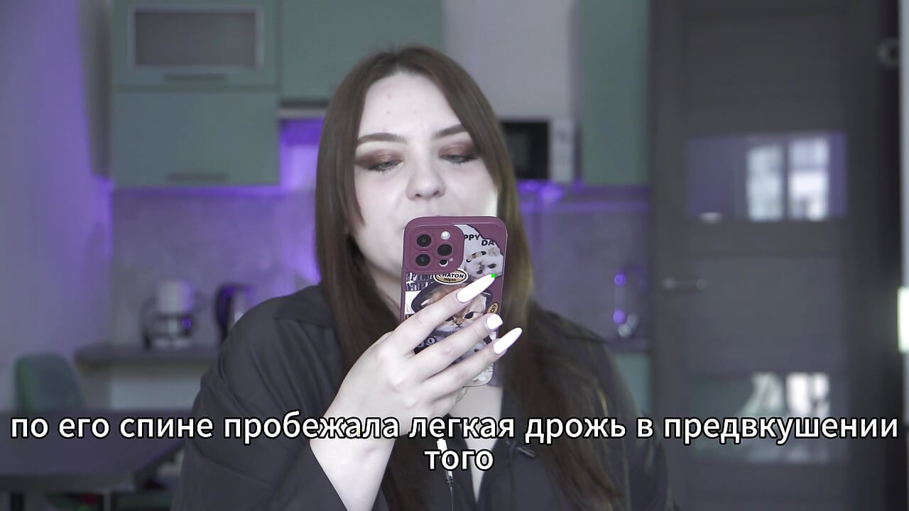 Porno hikayesi - sahibe kocasını köleye çevirdi (Rus, takma yarak, yüze boşalma)