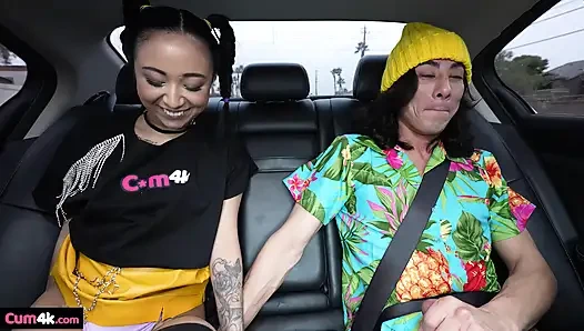 Cosplay schlampe bekommt riesige ladungen in ihre fotze geworfen