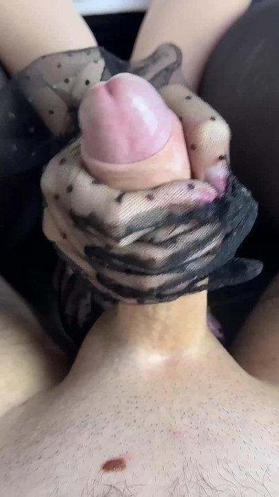 Følsomt handjob i nylonhandsker