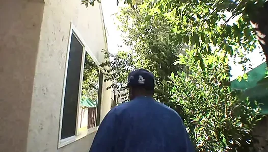 Schwarzer monsterschwanz für eine heiße MILF in L.A.