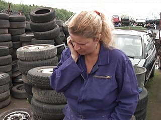 Orgieën met de oude vrouwen in de koetsbouw