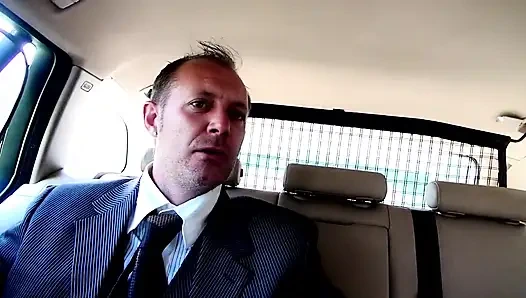 Kötü adamlarımı seviyor