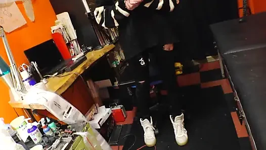 Verlangen nach einem wilden moment mit einer coolen, tätowierten schönheit, die ich gerade getroffen habe