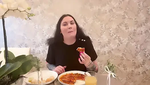 Miss Ffw Eating Cheese Pizza and Doughballs
