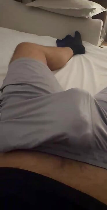 THICK ARAB COCK BULGE MASTURBATION